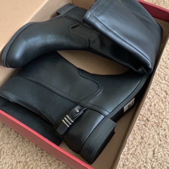 Dressbarn - Picture 7 of 9